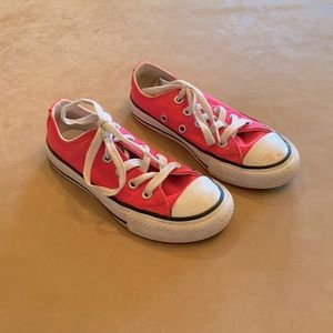 Girl’s Youth Low-Top Converse Sneakers